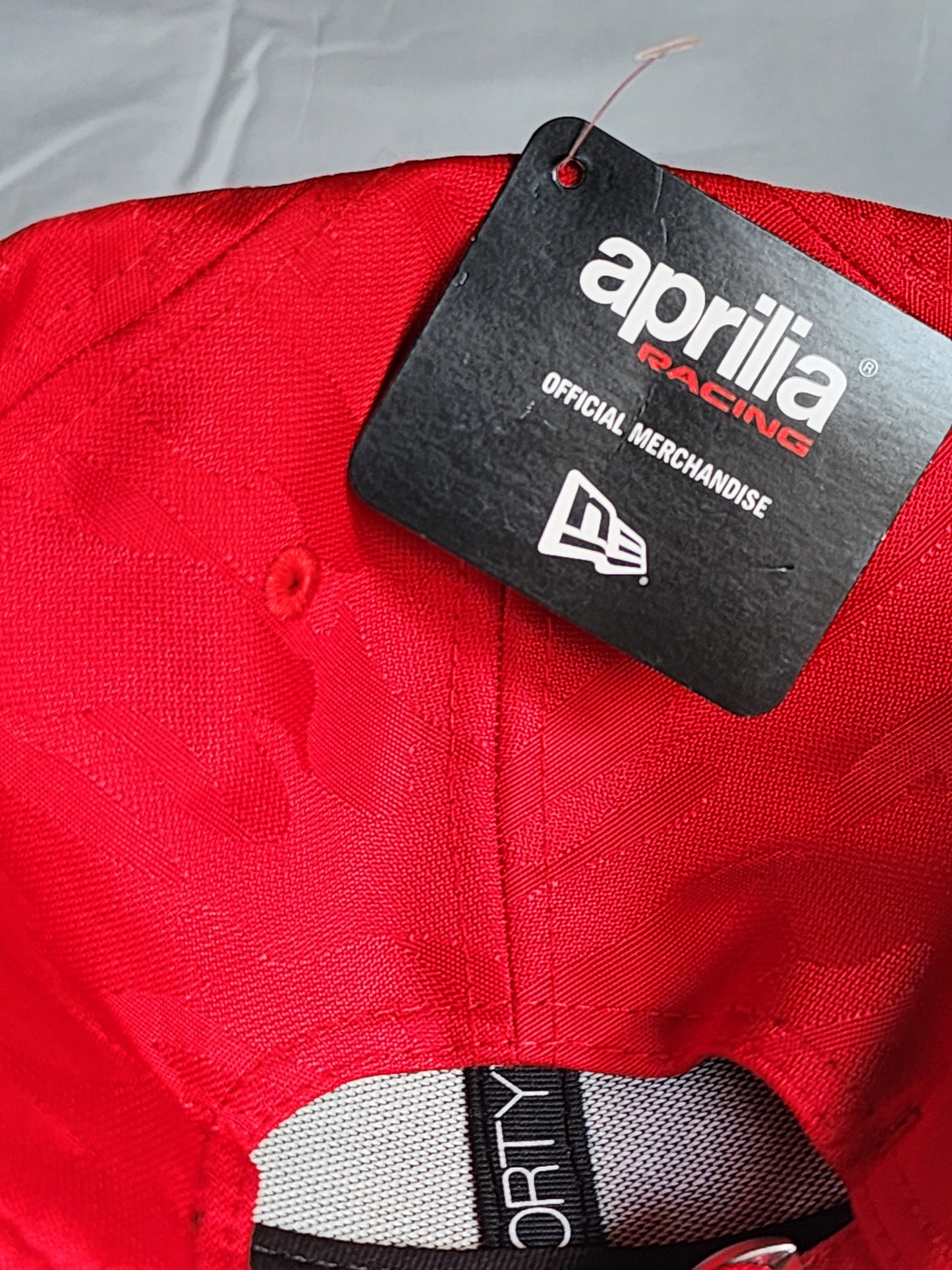 Aprilia Racing New Era 9Forty Cap - Black / Red